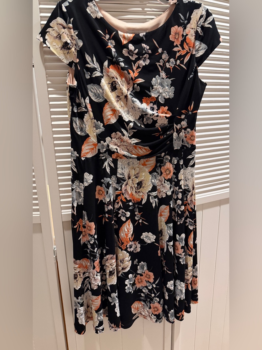 Sandra Darren Cap Sleeve Floral Dress, Medium, NWOT